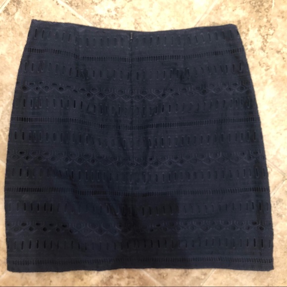 Gap navy eyelet skirt - Picture 2 of 3